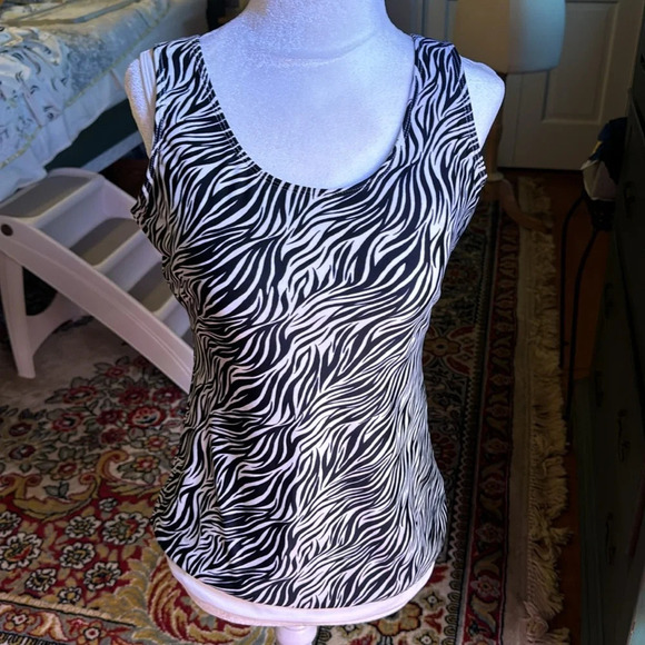 💜 3 piece set! Counterparts Oversized light Tunic & 2 stretchy Tank Tops 💜 - Picture 4 of 15